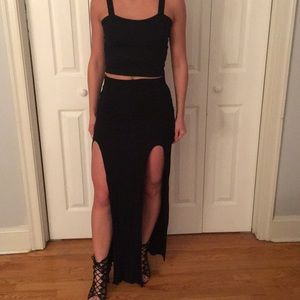 Maxi skirt with side slits